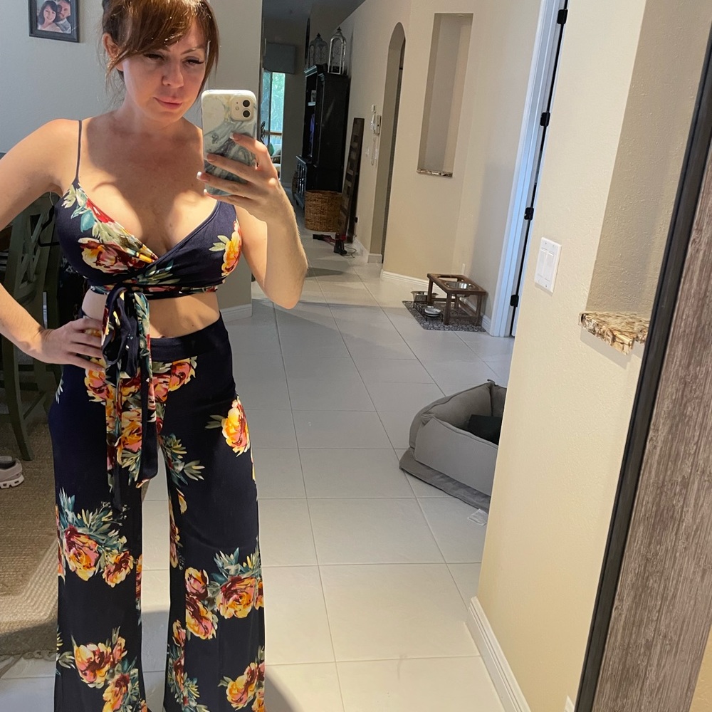 Flowered set - Picture 2 of 3